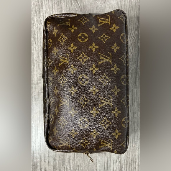 Louis Vuitton Monogram Trousse Toilette 28 Cosmetic Pouch - Picture 3 of 17